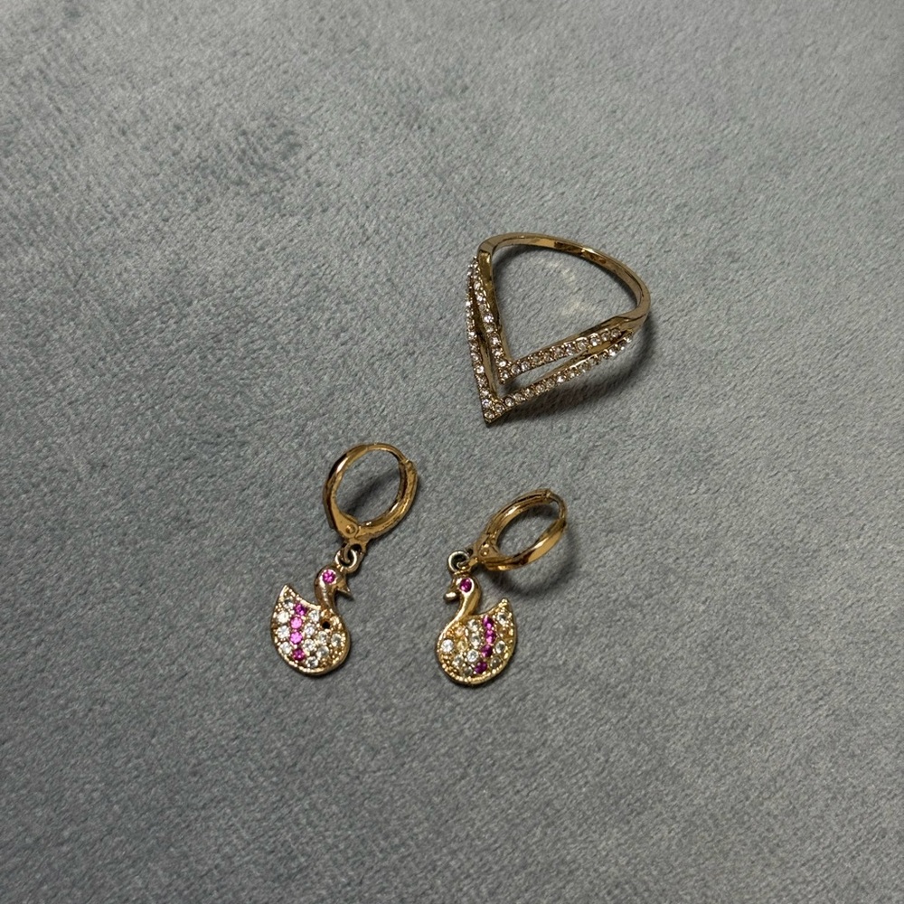 Elegant Gold and Pink Swan Jewelry Set